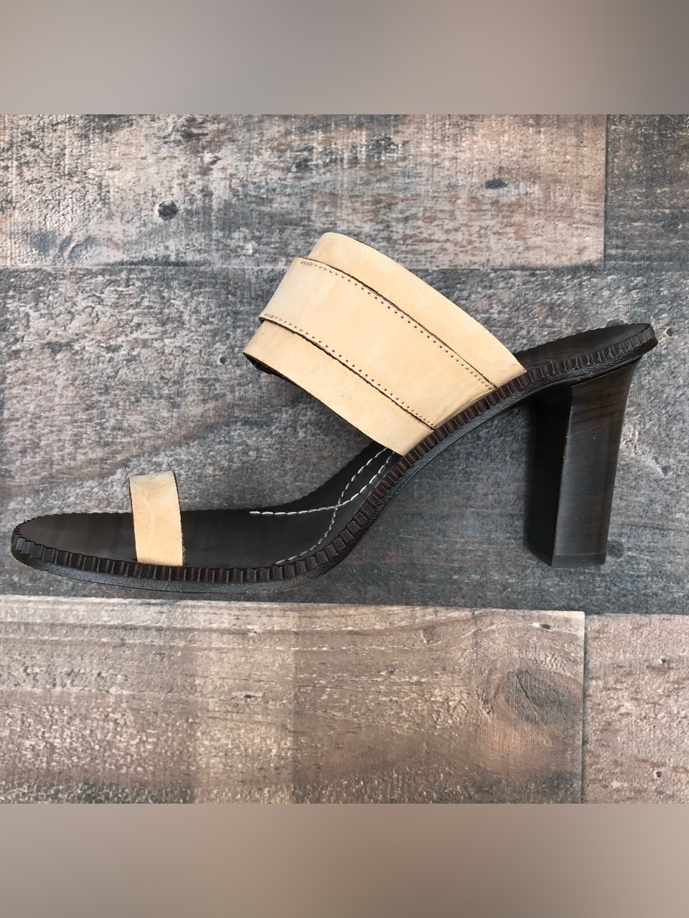 MICHAEL KORS 7 Suede Buckle Toe Loop Stacked Heel Embossed Leather Mule Sandals - Picture 8 of 16